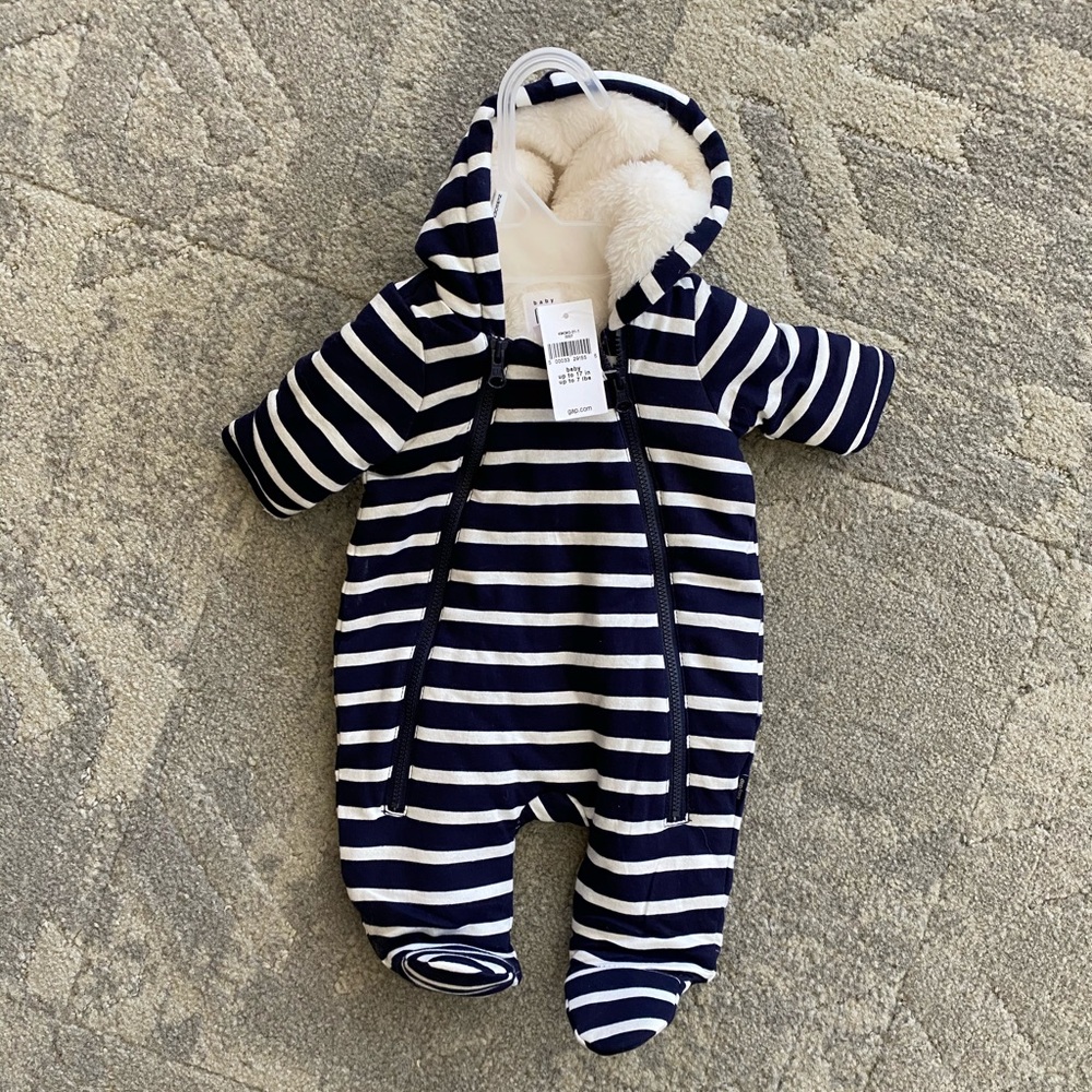 Gap baby brannan bear Sherpa footed one-piece